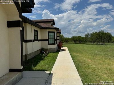 New construction Single-Family house 1110 Atascosa County Road 101, Floresville, TX 78114 - photo 0 0