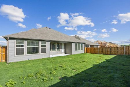 New construction Single-Family house 1425 Red Clover Avenue, Van Alstyne, TX 75495 Camden F- photo 25 25