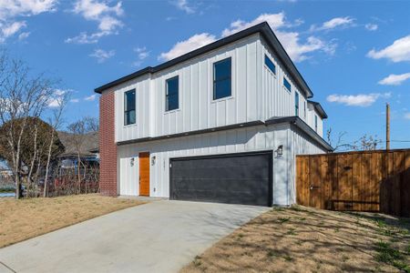 New construction Single-Family house 1221 E Broadway Avenue, Fort Worth, TX 76104 - photo 1 1
