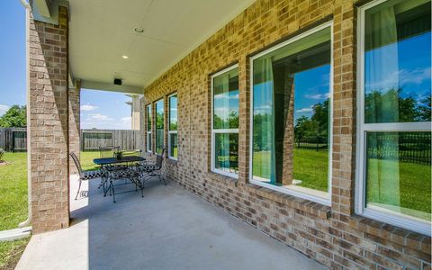 New construction Single-Family house Chenango Lake Drive, Angleton, TX 77515 - photo 24