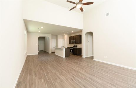 New construction Single-Family house 926 Luke Darrell Drive, Rosharon, TX 77583 - photo 15 15