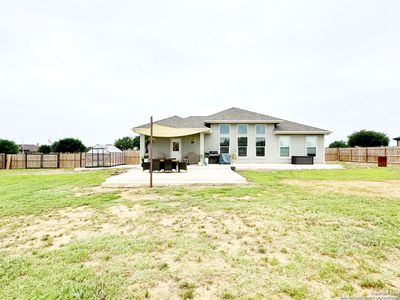 New construction Single-Family house 129 W Medium Meadow Dr, Lytle, TX 78052 - photo 5 5