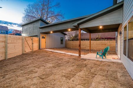 New construction Single-Family house 1003 Elsbeth, Dallas, TX 75208 - photo 33 33