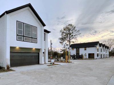 New construction Single-Family house 1208 Highland Square Lane, Houston, TX 77091 - photo 0 0