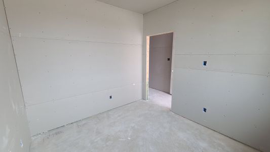 New construction Single-Family house 919 Palo Brea Loop, Hutto, TX 78634 Livingston Homeplan- photo 37 37