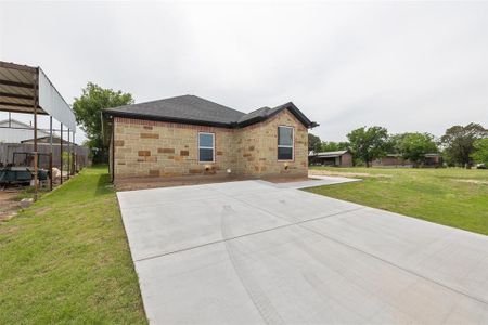 New construction Single-Family house 709 Indian Drive, Granbury, TX 76048 - photo 2 2