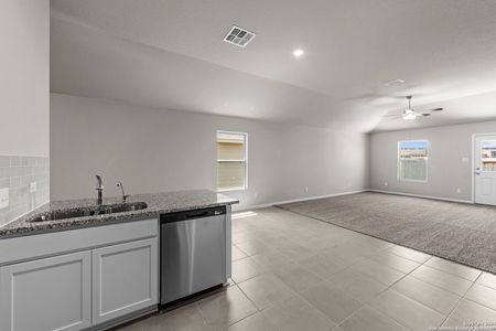 New construction Single-Family house 1308 Moby Drive, New Braunfels, TX 78130 Hibiscus - photo 8 8