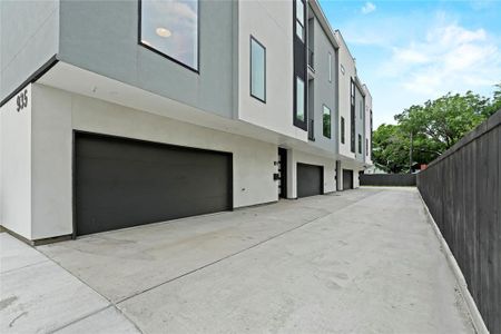 New construction Townhouse house 935 W 12Th Street, Unit 103, Dallas, TX 75208 - photo 27 27