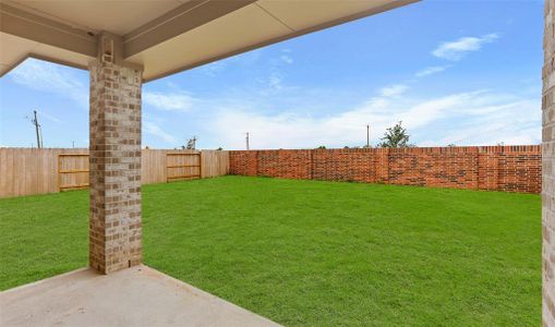 New construction Single-Family house 1711 Warm Breeze Drive, Angleton, TX 77515 Ashville- photo 27 27