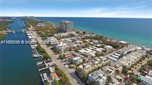 New construction Single-Family house 5601 N Ocean Dr, Hollywood, FL 33019 - photo 36 36