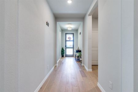 Entryway with tray ceiling