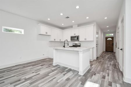 New construction Single-Family house 7205 Gonzales Street, Houston, TX 77020 - photo 6 6