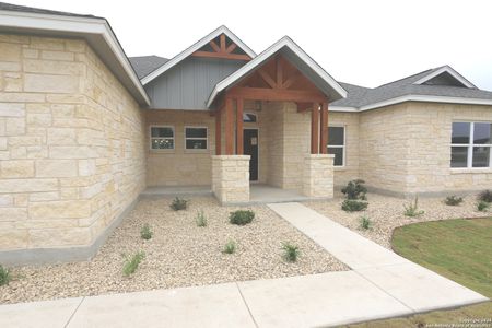 New construction Single-Family house 105 Hondo Drive, La Vernia, TX 78121 - photo 6 6