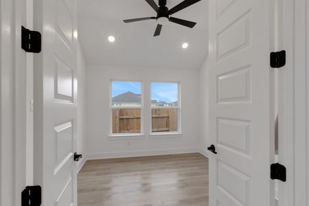 New construction Single-Family house 20305 Dustin Lane, Pflugerville, TX 78660 Taylor 4122 Freedom Series- photo 23 23