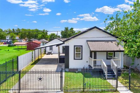 New construction Single-Family house 410 Bolden Street, Houston, TX 77029 - photo 0