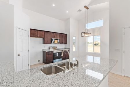 New construction Single-Family house 13681 S Del Rio Road, Arizona City, AZ 85123 - photo 7 7
