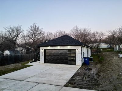 New construction Single-Family house 1004 N Clay Street, Ennis, TX 75119 - photo 33 33