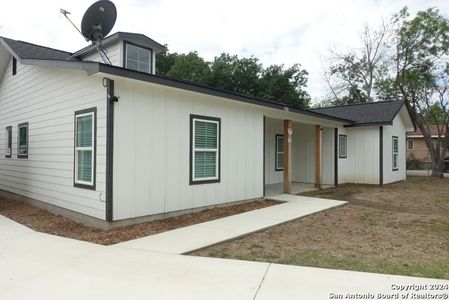 New construction Single-Family house 6219 Pioneer Rdg, San Antonio, TX 78245 - photo 0 0