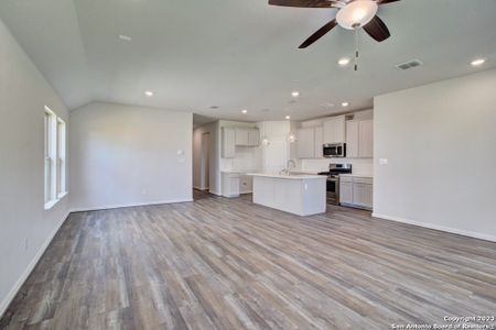 New construction Single-Family house 2052 Adeline Way, New Braunfels, TX 78130 Enclave Series - Bermuda- photo 7 7