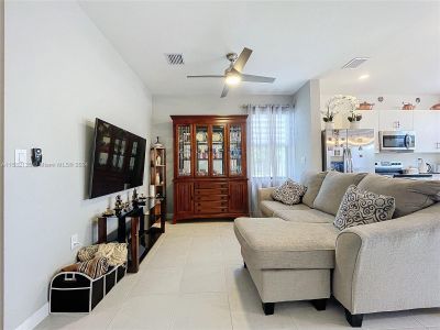 New construction Townhouse house 11893 Sw 245Th Ter, Unit 11893, Homestead, FL 33032 - photo 4 4