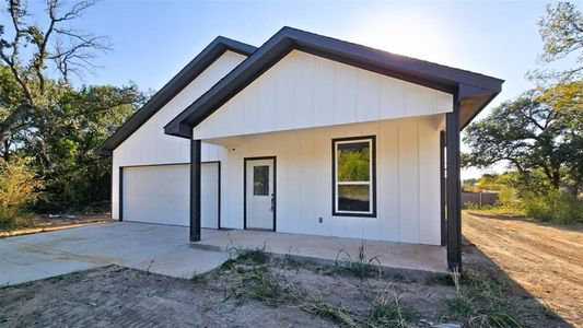 New construction Single-Family house 4302 Mountain Hollow Drive, Granbury, TX 76048 - photo 0