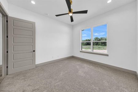 New construction Single-Family house 1018 Glenoaks Drive, Weatherford, TX 76088 - photo 32 32