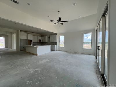 New construction Single-Family house 929 Nolte Bend, Seguin, TX 78155 Ispani- photo 16 16