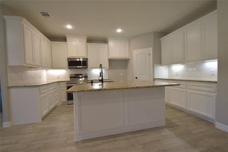 New construction Single-Family house 9 Snead Lane, Huntsville, TX 77340 - photo 19 19