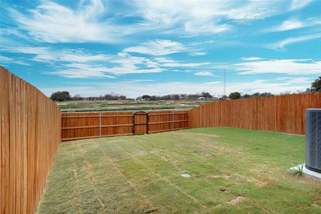 New construction Townhouse house 254 Legacy Boulevard, Weatherford, TX 76086 - photo 15 15