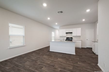 New construction Single-Family house 4935 Rodingite Trace, San Antonio, TX 78253 - photo 9 9
