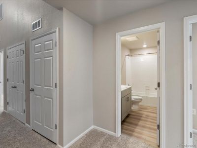 New construction Townhouse house 2318 Shoshone Place, Broomfield, CO 80023 - photo 3