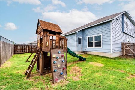 New construction Single-Family house 2424 Marty Way, Seguin, TX 78155 - photo 31 31