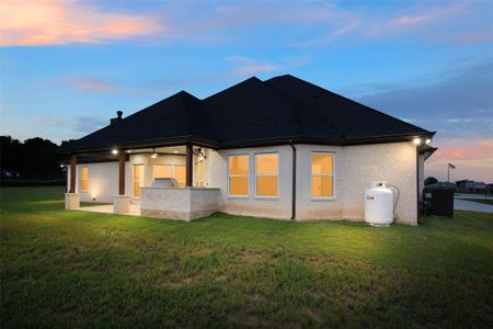 New construction Single-Family house 25 County Road 381, Gainesville, TX 76240 - photo 6 6