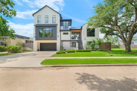 New construction Single-Family house 4923 Heatherglen Drive, Houston, TX 77096 - photo 0