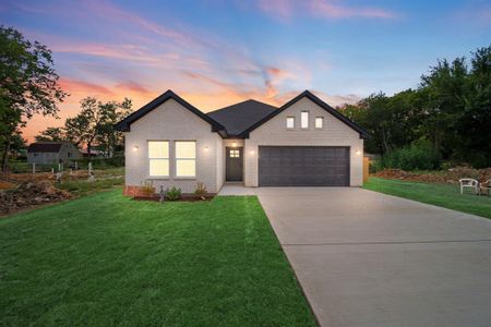 New construction Single-Family house 1305 N Breckenridge Street, Ennis, TX 75119 - photo 0