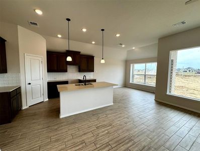 New construction Single-Family house 4444 Brentfield Drive, Fort Worth, TX 76036 Concept 1660- photo 6 6