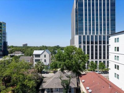 Northern-facing view of River Oaks tree canopy. Shown at approximate height of 5th Floor. Views shown may not resemble actual unit view.