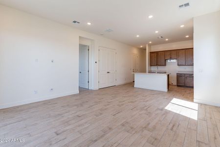 New construction Single-Family house 20363 W Sells Drive, Buckeye, AZ 85396 - photo 7 7