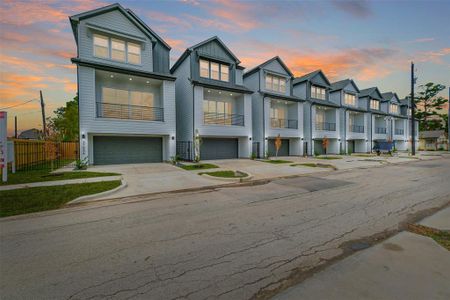 New construction Single-Family house 5703 Balbo Street, Unit E, Houston, TX 77091 - photo 0