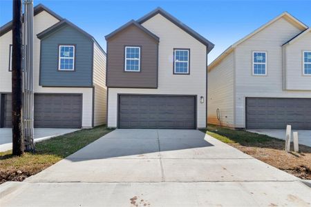 New construction Single-Family house 9942 Lanewell Street, Houston, TX 77029 - photo 0