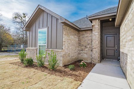 New construction Single-Family house 8924 Kiowa Drive, Greenville, TX 75402 - photo 2 2