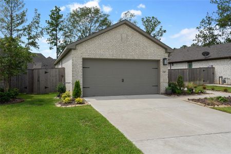 New construction Single-Family house 110 Passion Flower Cove, Montgomery, TX 77316 - photo 4 4