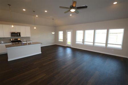 New construction Single-Family house 3011 Middleton Drive, Rosenberg, TX 77471 Barbosa - Smart Series- photo 10 10