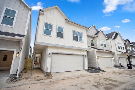 New construction Single-Family house 8438 Berry Green Lane, Houston, TX 77022 - photo 0