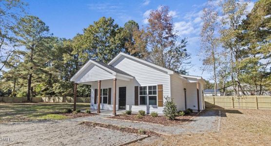 New construction Single-Family house 105 N Maple Avenue, Kenly, NC 27542 - photo 13 13