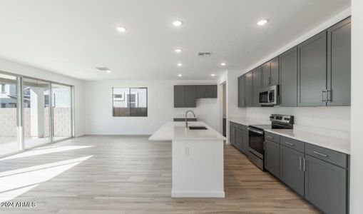 New construction Single-Family house 7423 W Northview Avenue, Glendale, AZ 85303 Medley- photo 8 8