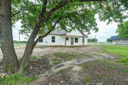 New construction Single-Family house 210 Chisholm Hills Drive, New Fairview, TX 76078 - photo 4 4