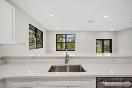 New construction Single-Family house 304 Nw 28Th Ter, Fort Lauderdale, FL 33311 - photo 10 10