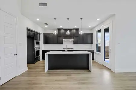 New construction Single-Family house 565 Road, Mont Belvieu, TX 77523 - photo 5 5