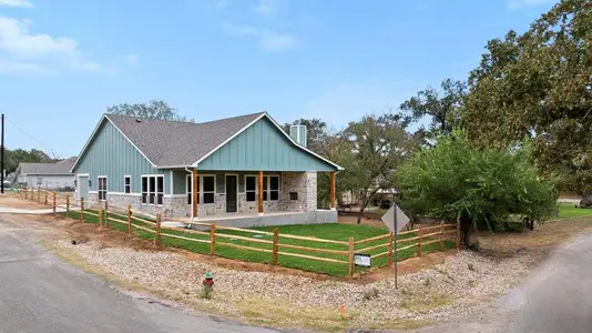 New construction Single-Family house 602 N Shorewood Dr, Granite Shoals, TX 78654 - photo 0 0